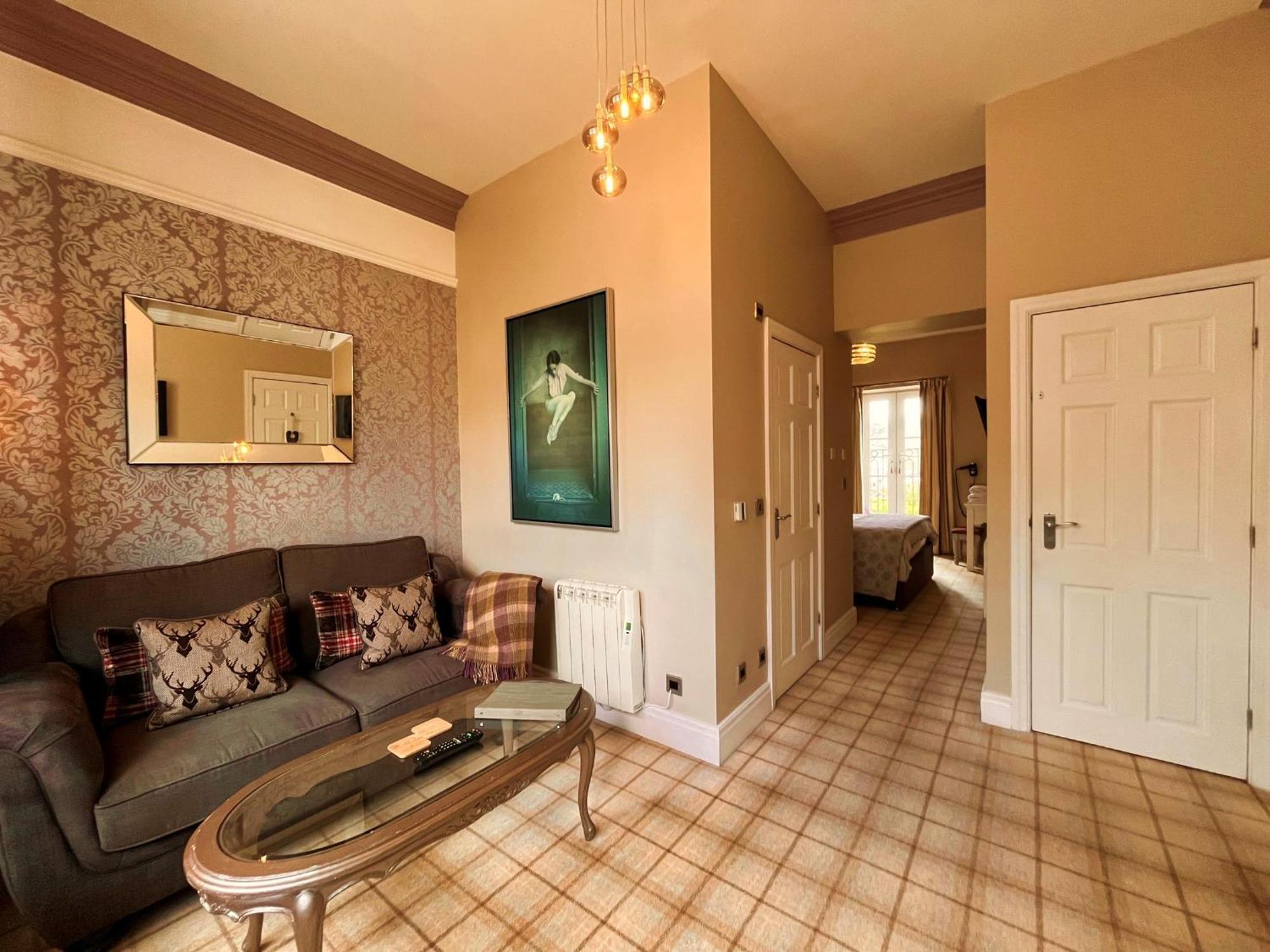 Bowness Bay Suites (Adults Only) Extérieur photo