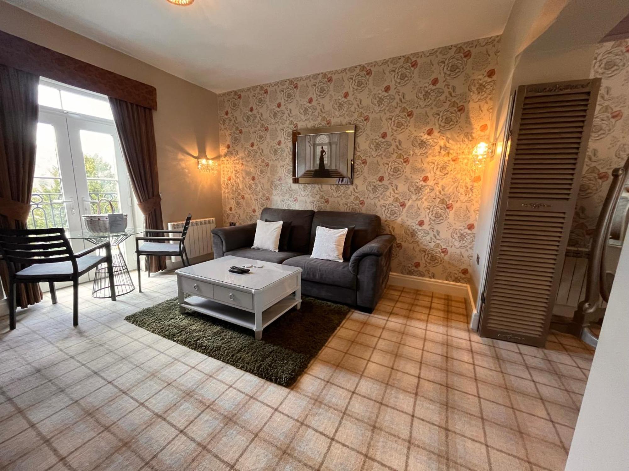 Bowness Bay Suites (Adults Only) Extérieur photo