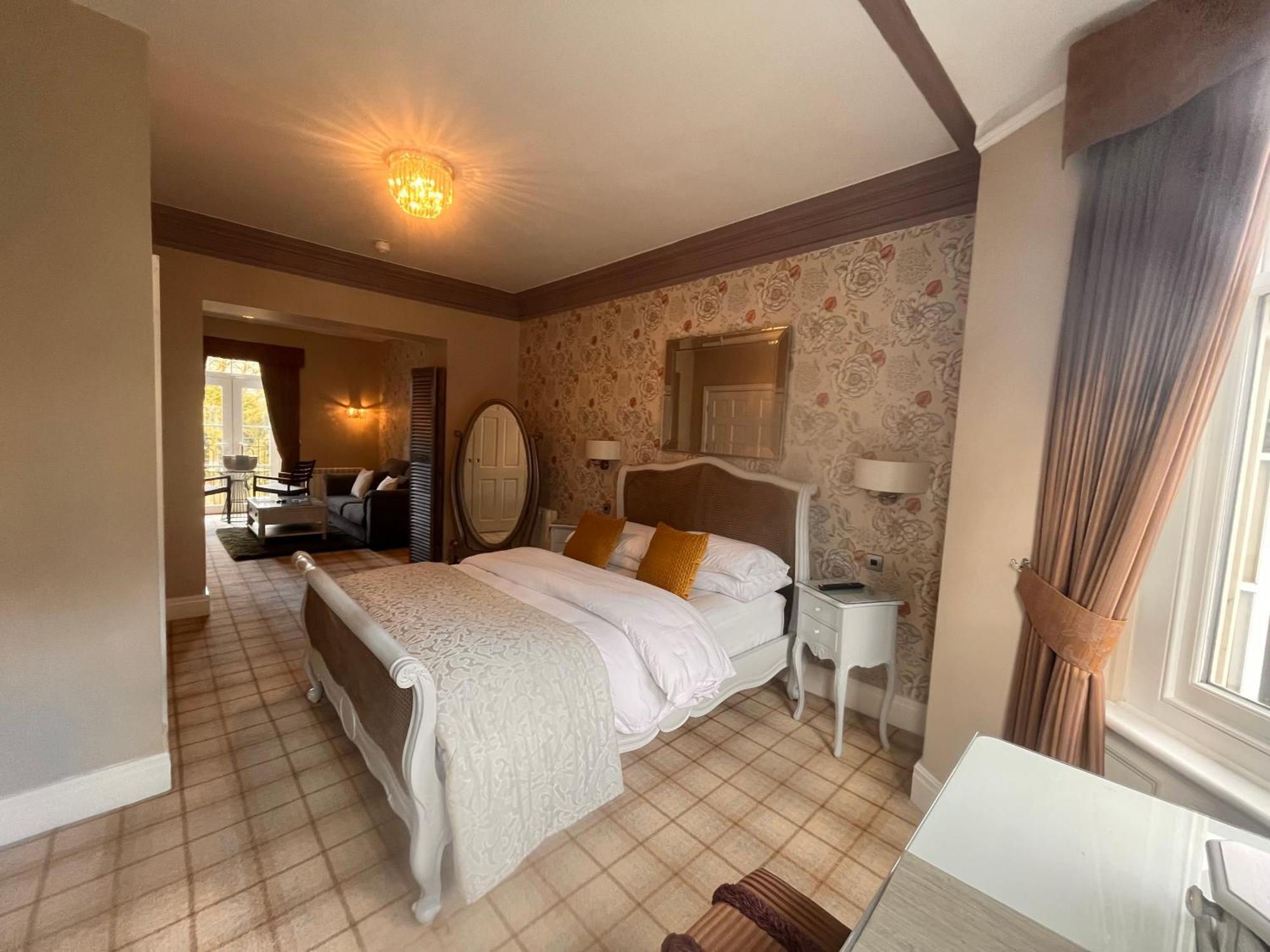 Bowness Bay Suites (Adults Only) Extérieur photo